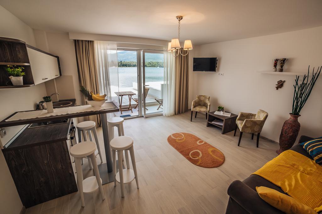 Apartments Harmonia ติวัต ภายนอก รูปภาพ