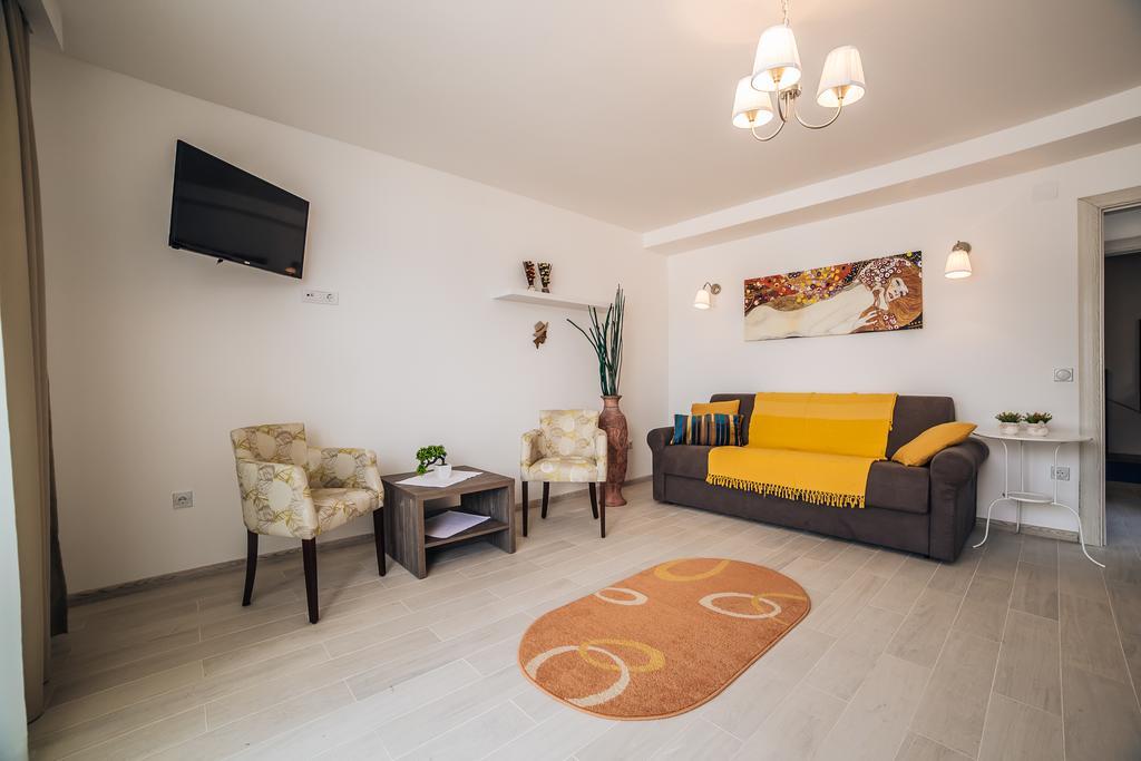 Apartments Harmonia ติวัต ภายนอก รูปภาพ